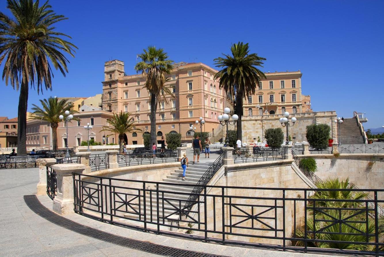 Castello'S Rooms Cagliari Extérieur photo